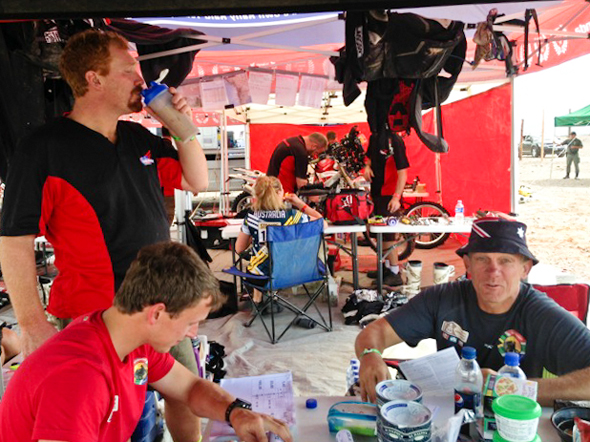 Dakar 2013: Paul Smith, Brett Cummings and Glen Grundy.
